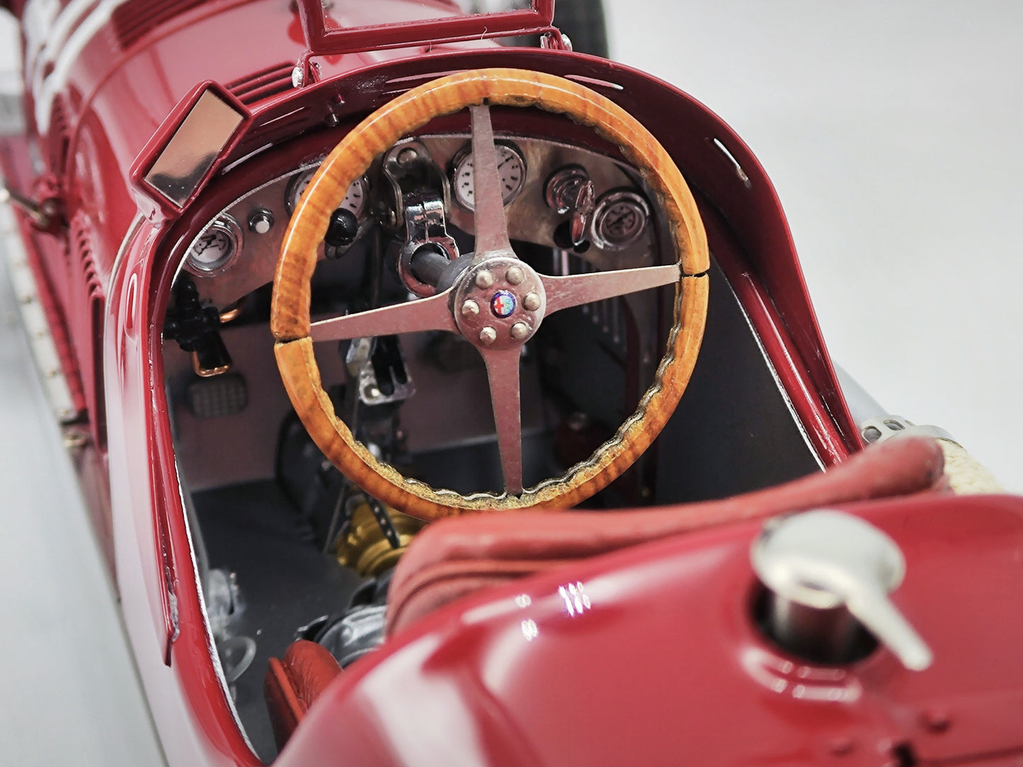 CMC 1/18 Alfa Romeo P3 Caracciola #40 Red Alloy Car Model M228