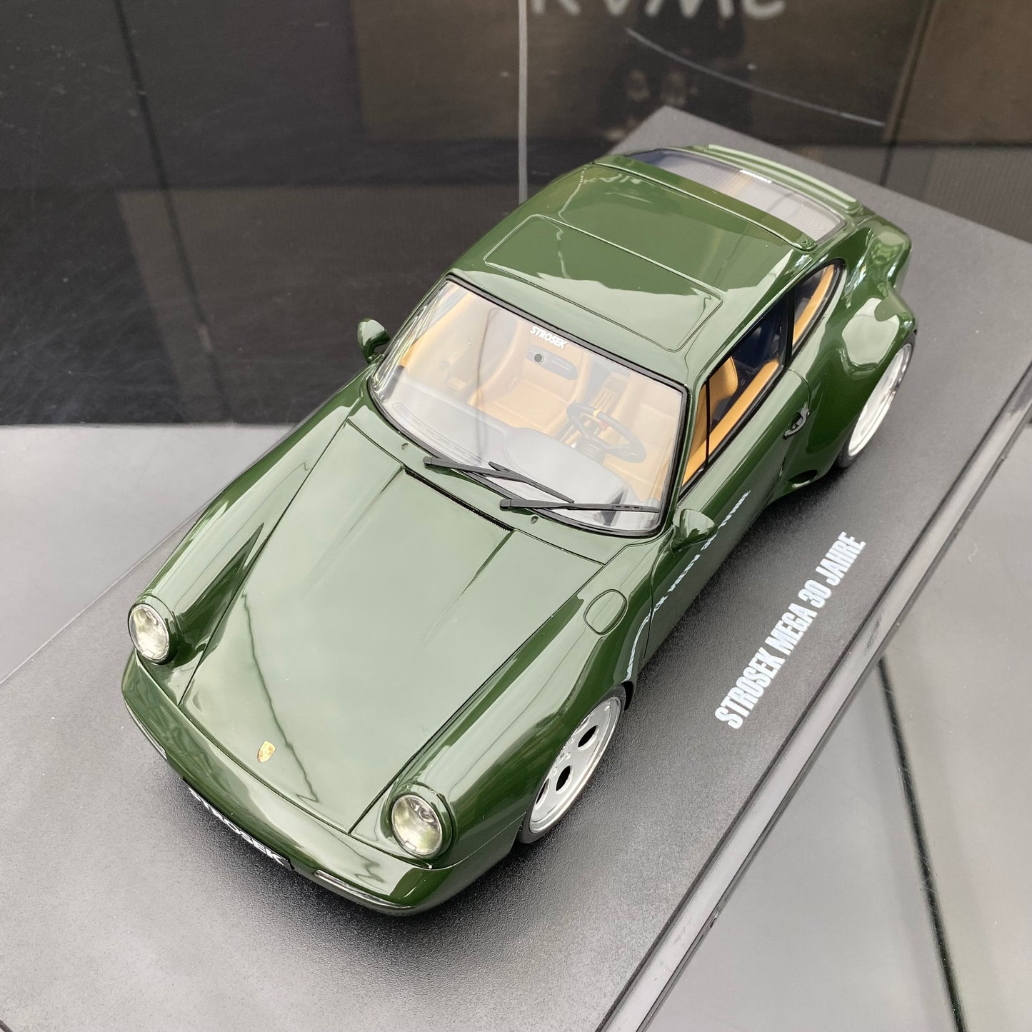 GT Spirit 1/18 Porsche 911 MEGA 30 JAHRE resin enclosed model ornaments
