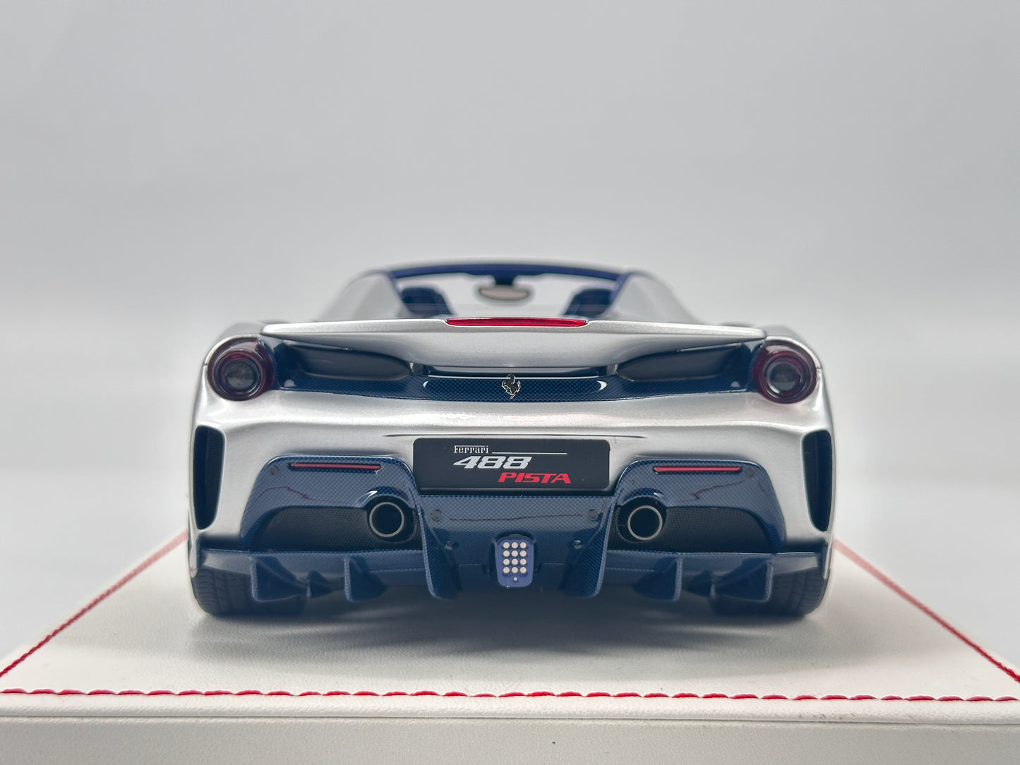 DM 1/18 Ferrari 488 Pista Spider White Base with Metallic Silver/Blue Decals Simulated Car Model FPC015A