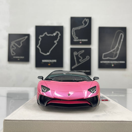 MAKEUP 1/18 Lamborghini Aventador LP750-4 SV Roadster (2015) – Pink (EML007H)