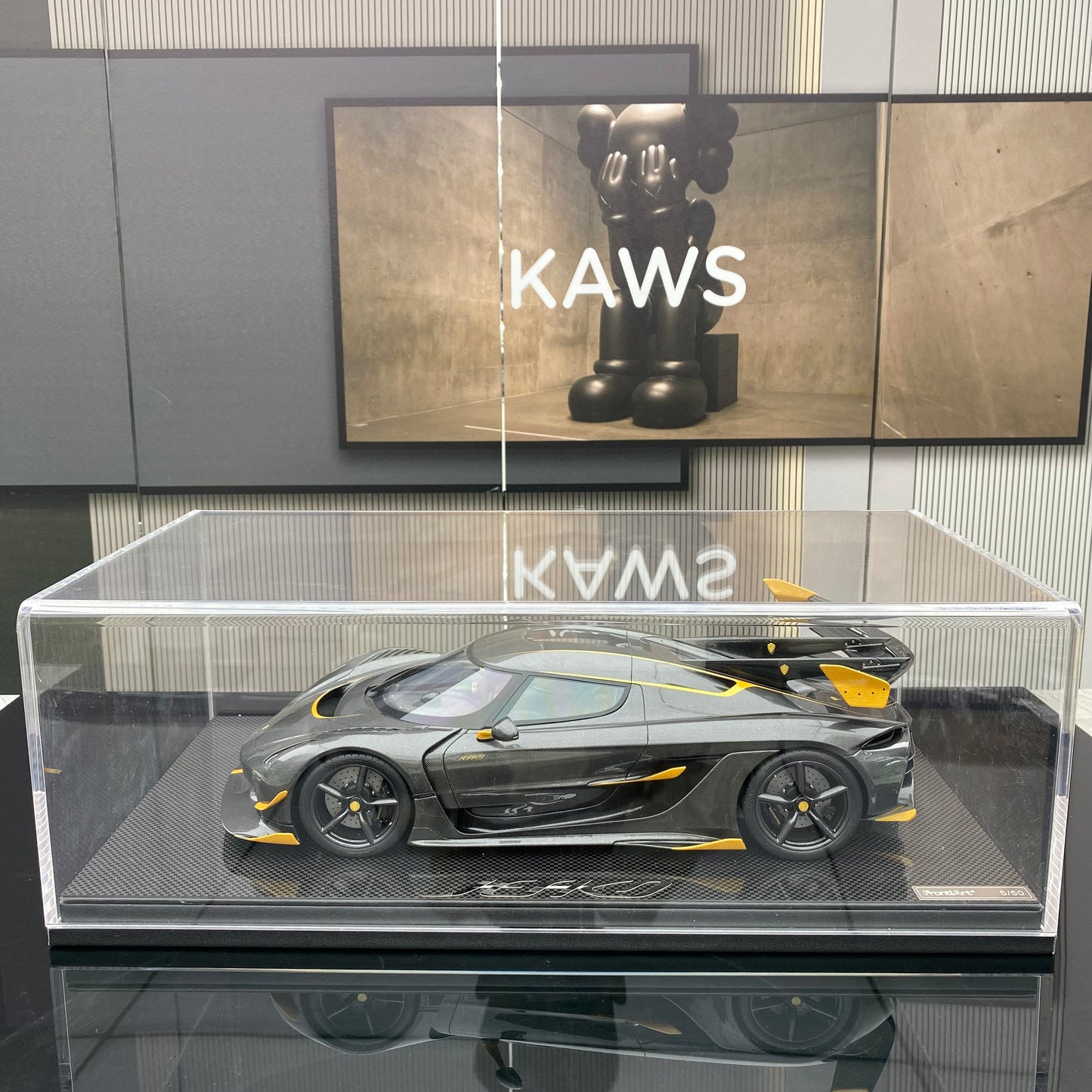 Modelo de coche de simulación sellado con resina Koenigsegg Jesko de FRONTIART a escala 1/12