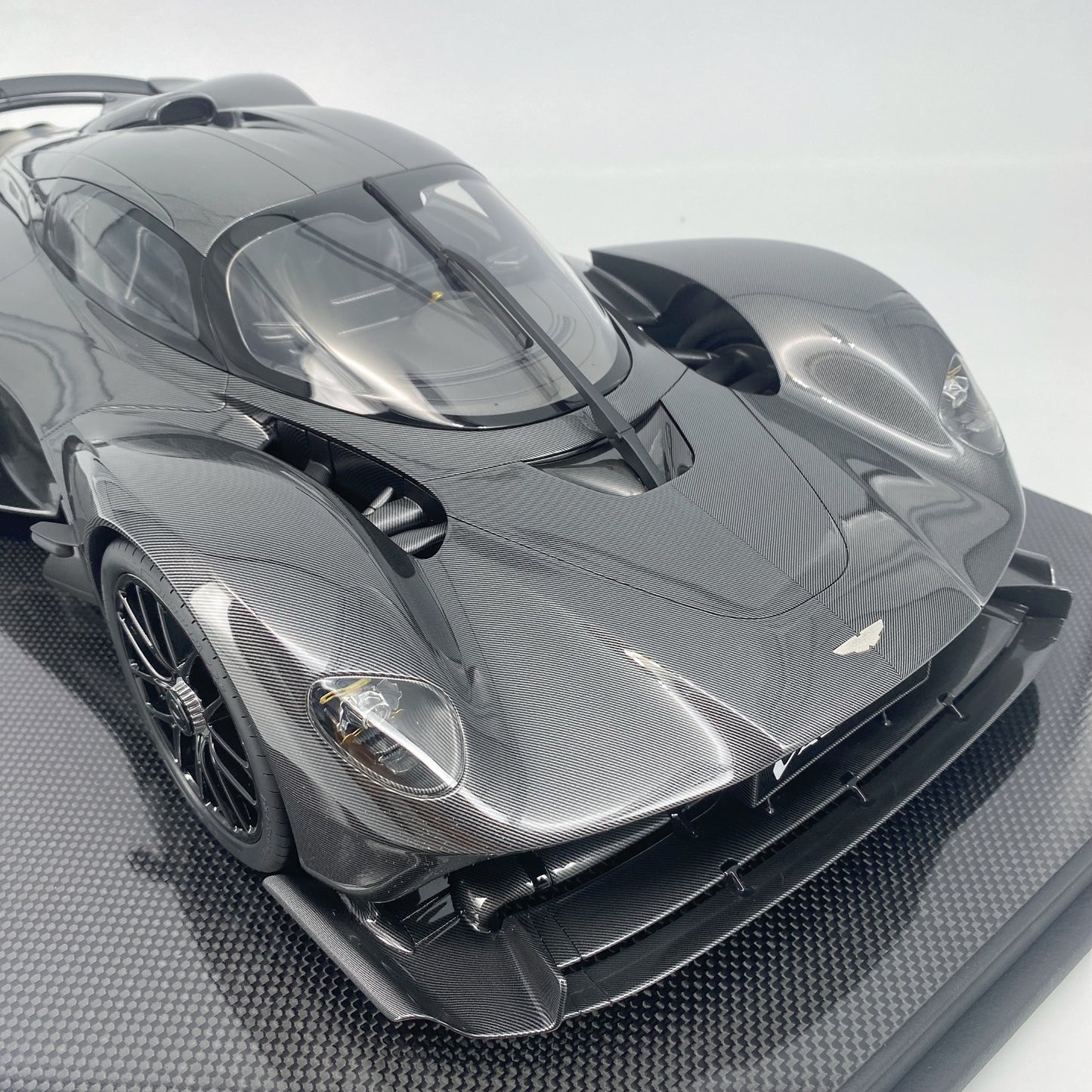 FRONTIART 1/8 Aston Martin Valkyrie Full Carbon Simulation Car Model Collection