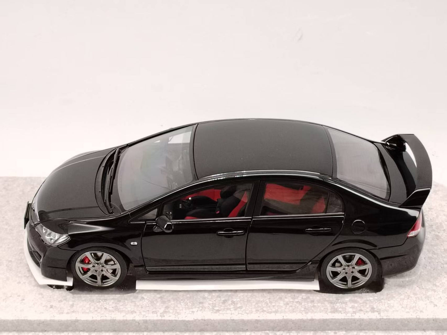 MOTORHELIX 1/18 Honda Civic Type R (FD2) 2007 Late Version Crystal Metallic Black Alloy Car Model