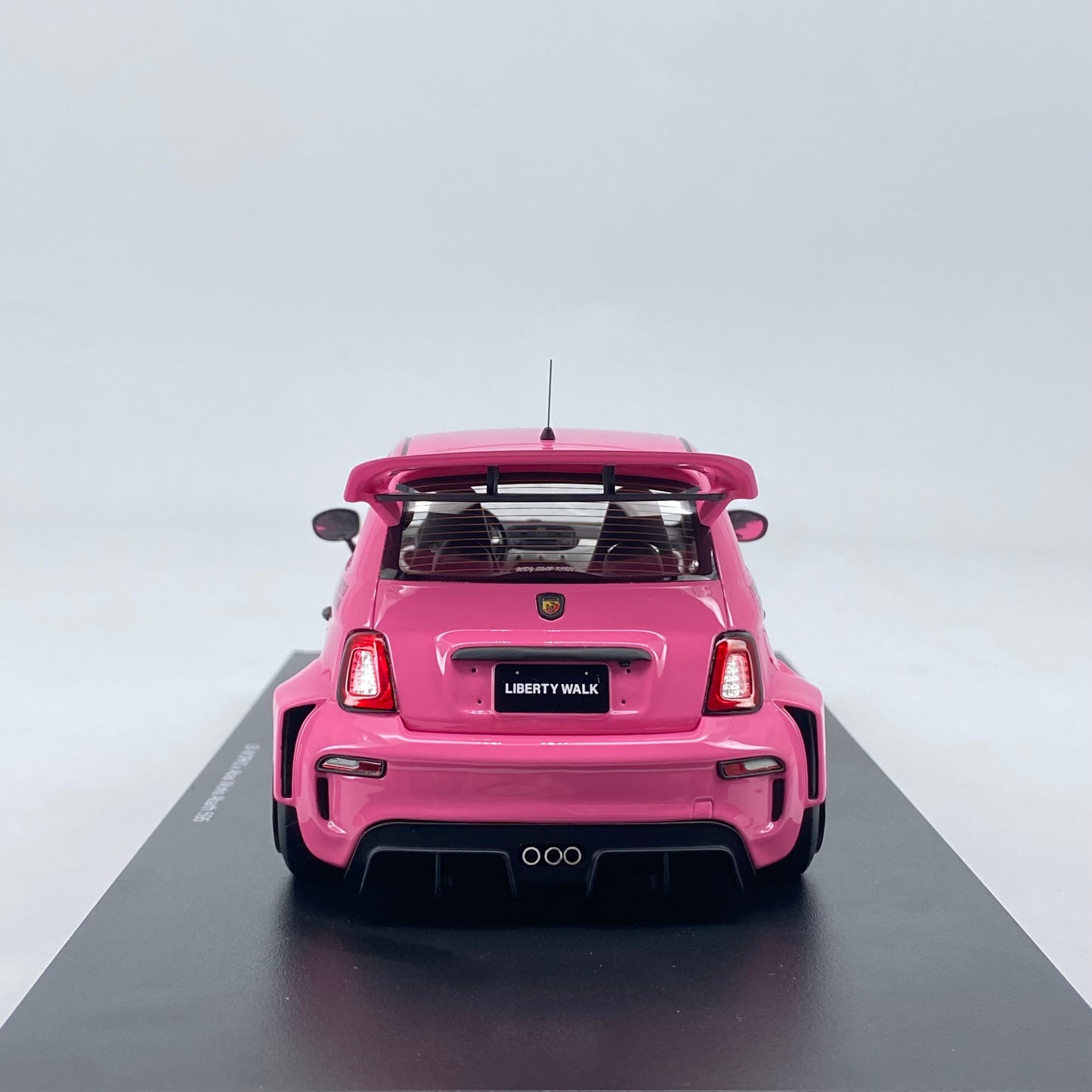Topspeed 1/18 Abarth 595 LBWK simulation car model