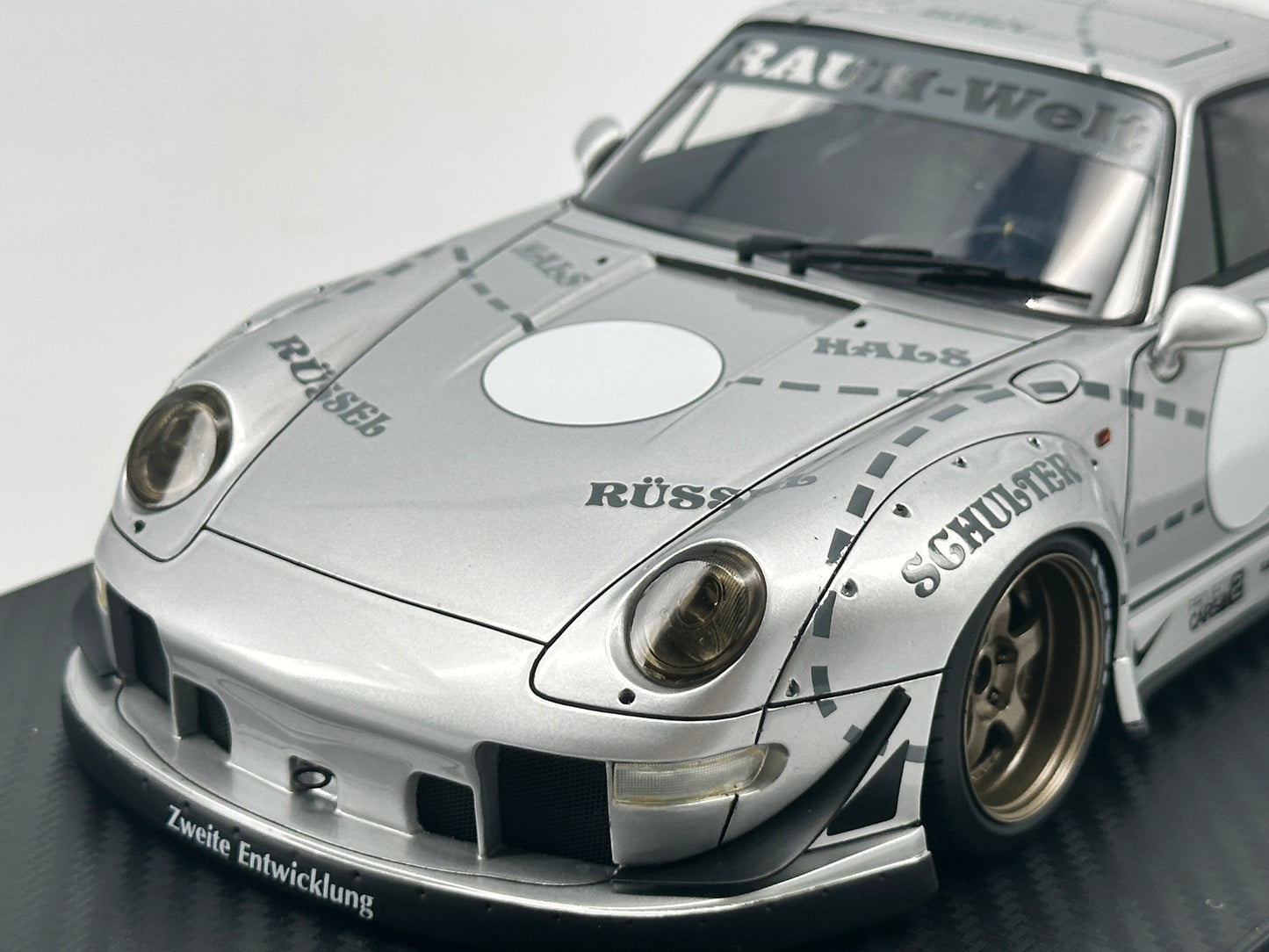 Ignition Model 1/18 Porsche RWB Silver Pig Limited Edition Simulation Car Model Ornaments