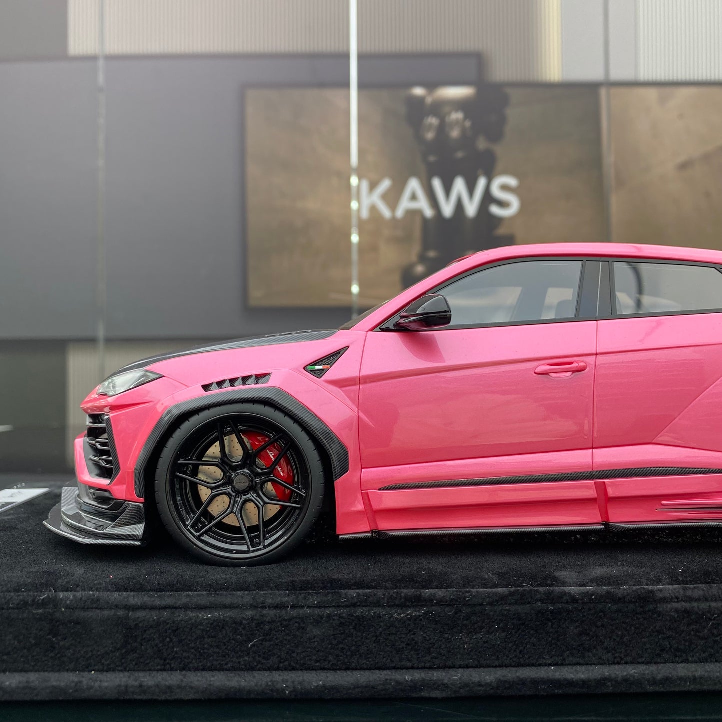 IVY 1/18 Lamborghini URUS modified car model ornament collection