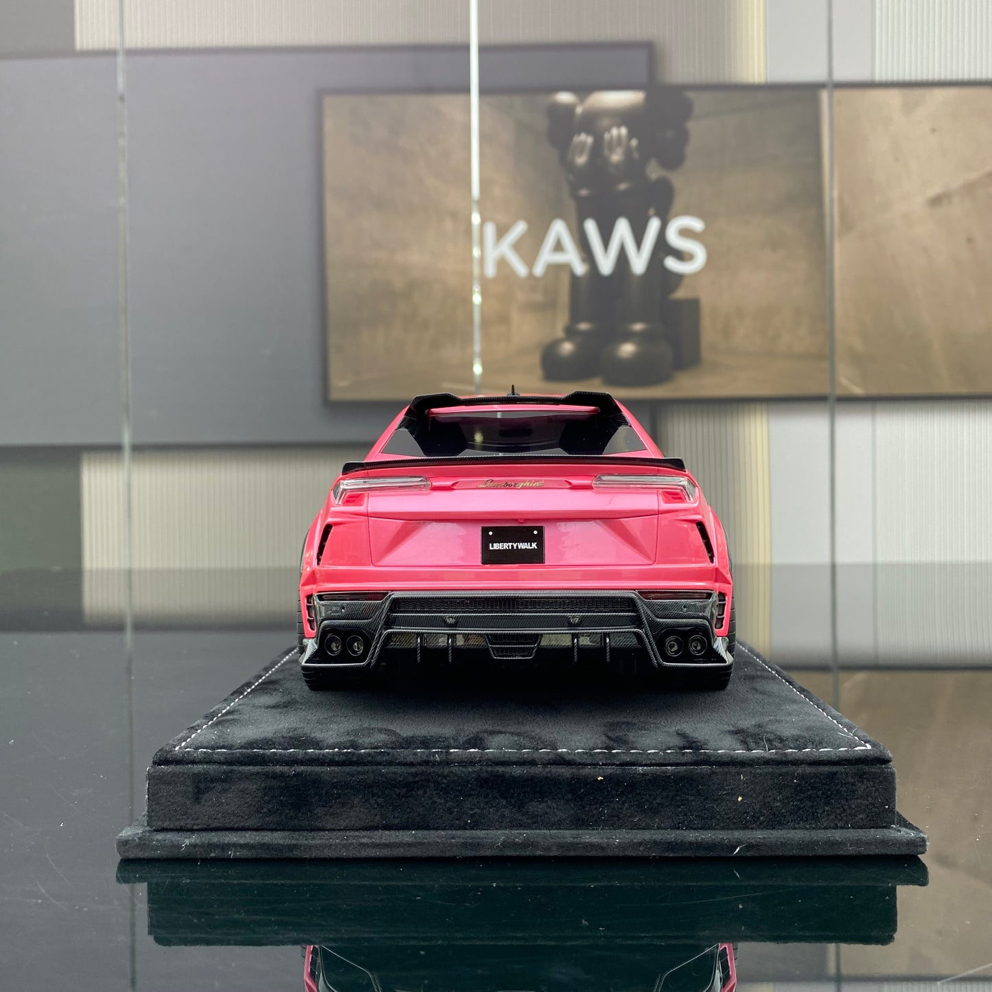 IVY 1/18 Lamborghini URUS modified car model ornament collection