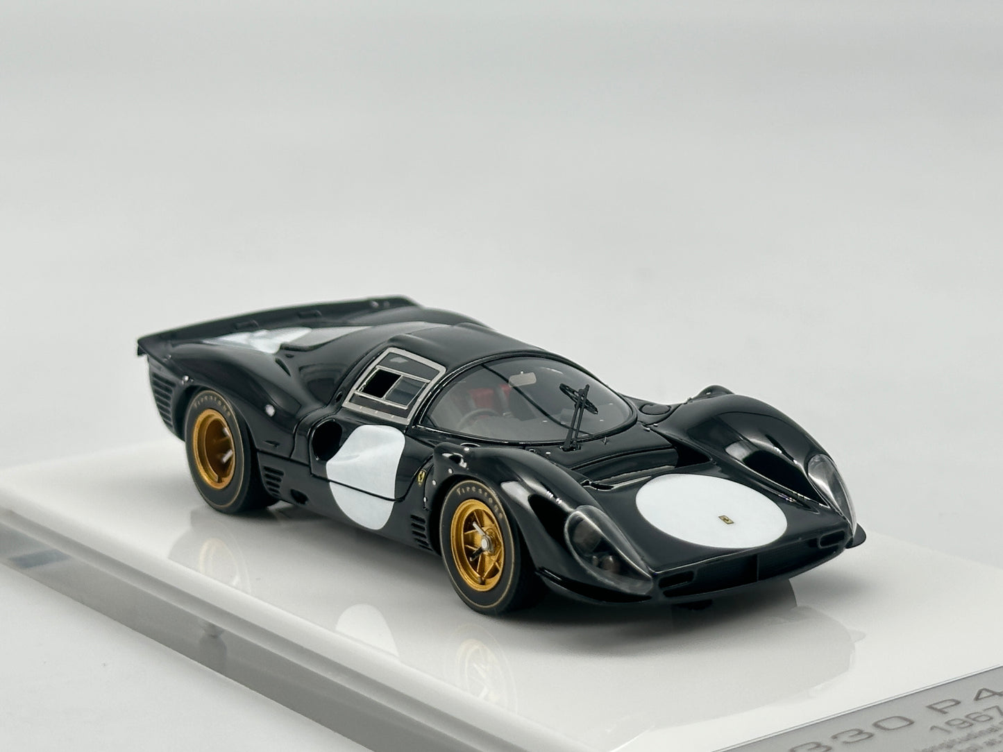 DMH 1/43 Ferrari 330 P4 Limited Edition Simulation Model Car