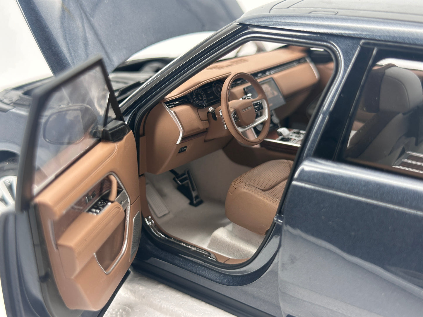 LCD 1/18 Land Rover Range Rover SV Autobiography Long Wheelbase Blue Alloy Car Model