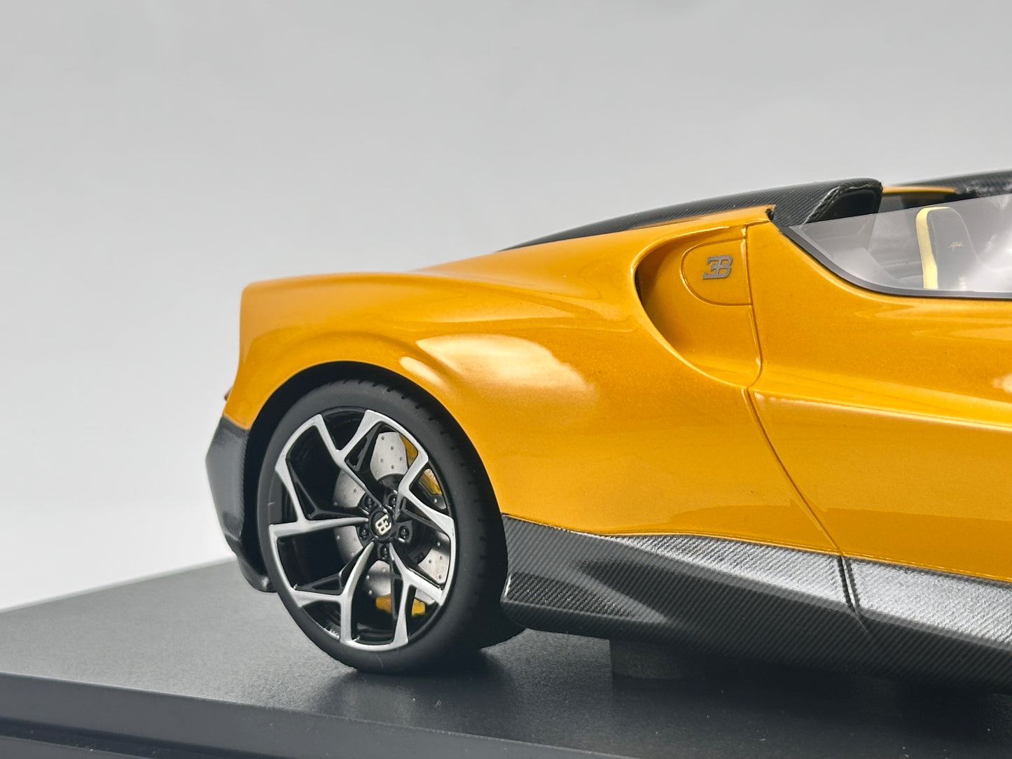 TOPSPEED 1/18 Bugatti W16 Mistral Yellow Resin Car Model