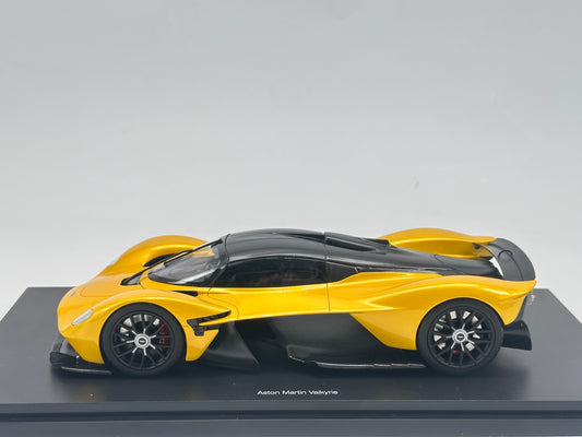Topspeed 1/18 Aston Martin Valkyrie Sunburst Yellow Simulation Car Model