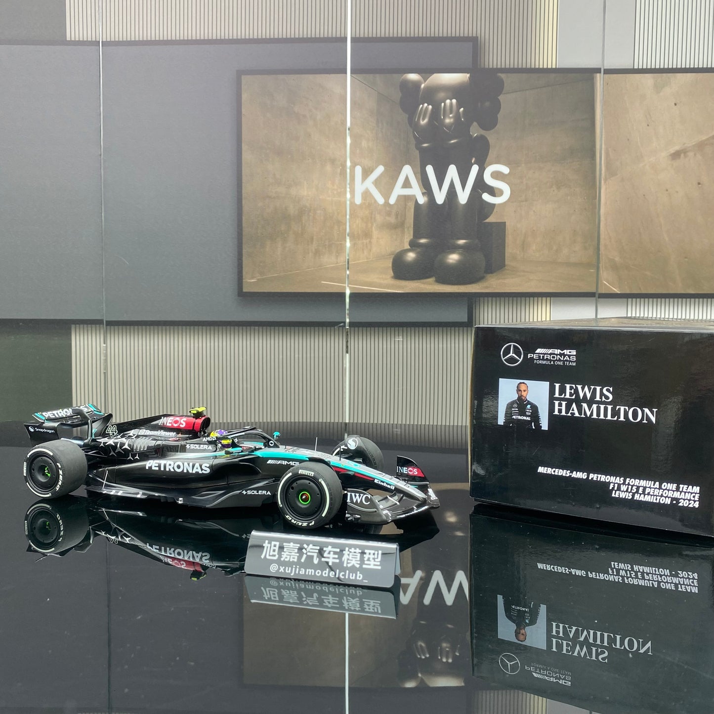 minichamps 1/18 MERCEDES MERCEDES AMG PETRONAS EQUIPO DE FÓRMULA UNO F1 W15