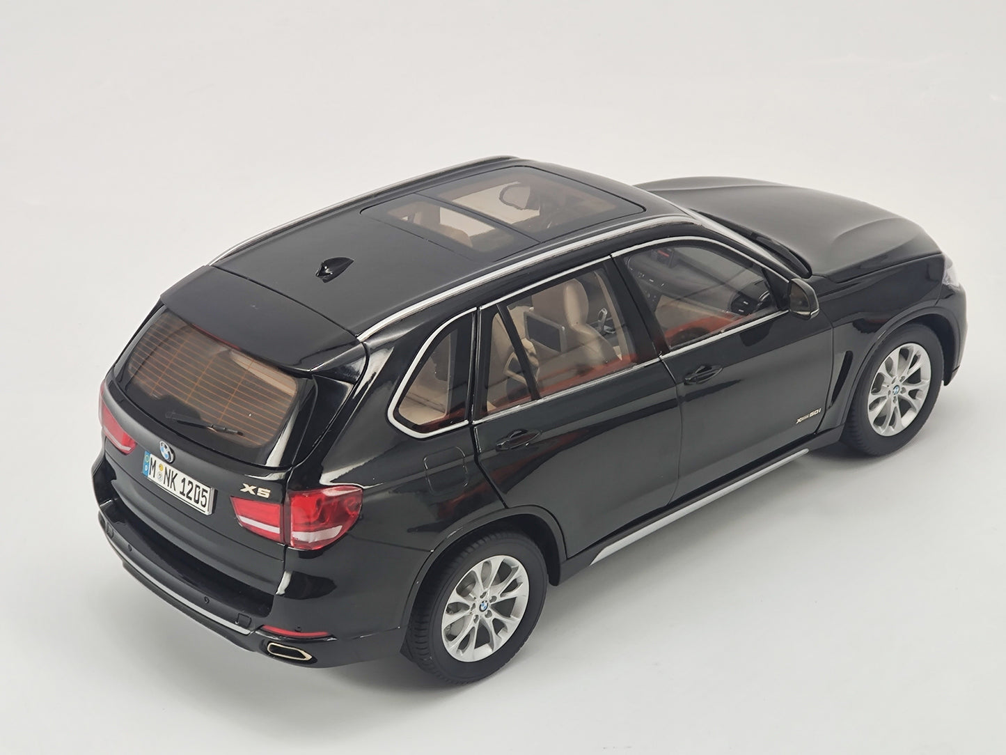 Paragon 1/18 BMW X5 (F15) Black Die-cast Model Car