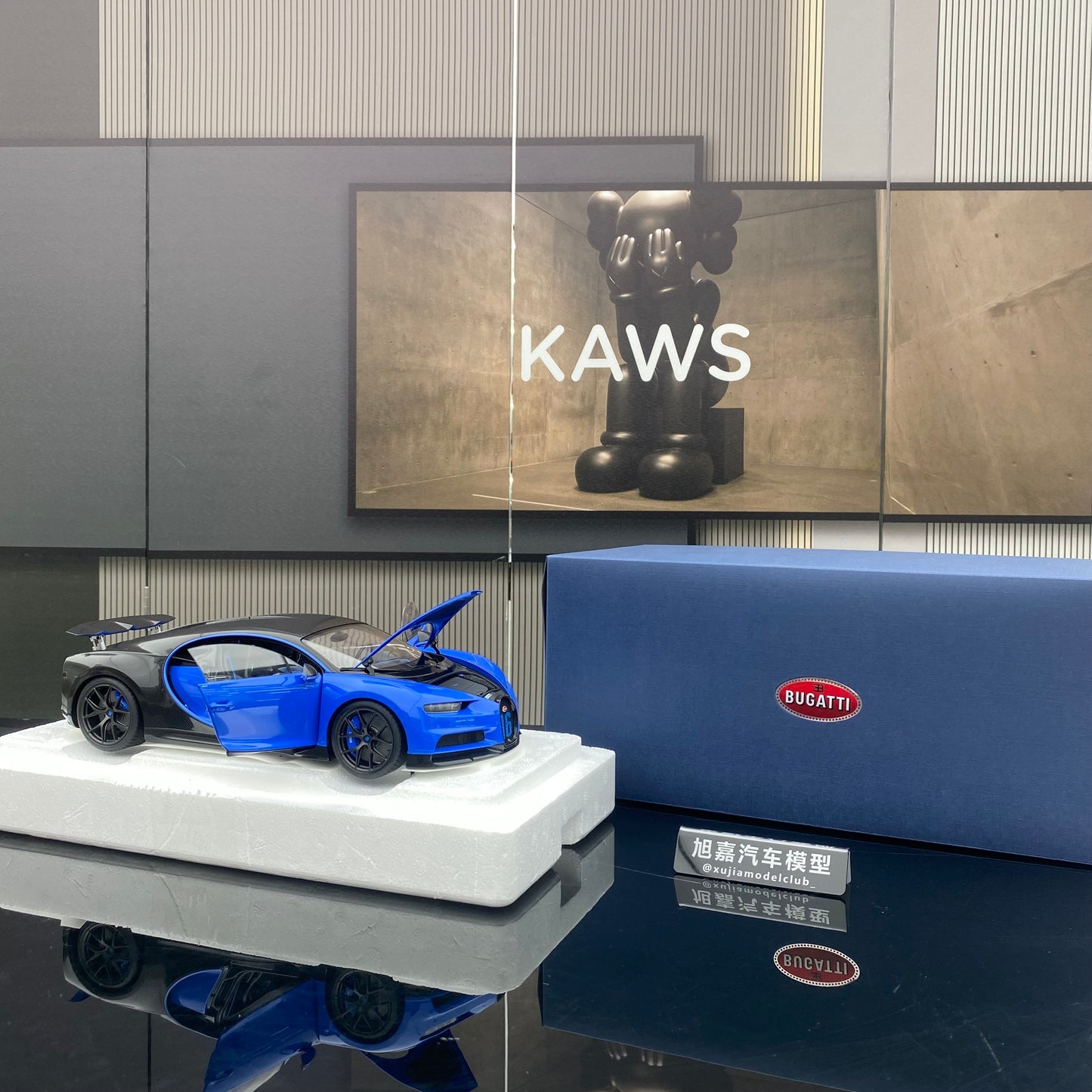 AUTO Art 1/18 Bugatti CHIRON SPORT 2019 Blue Simulation Car Model Ornaments