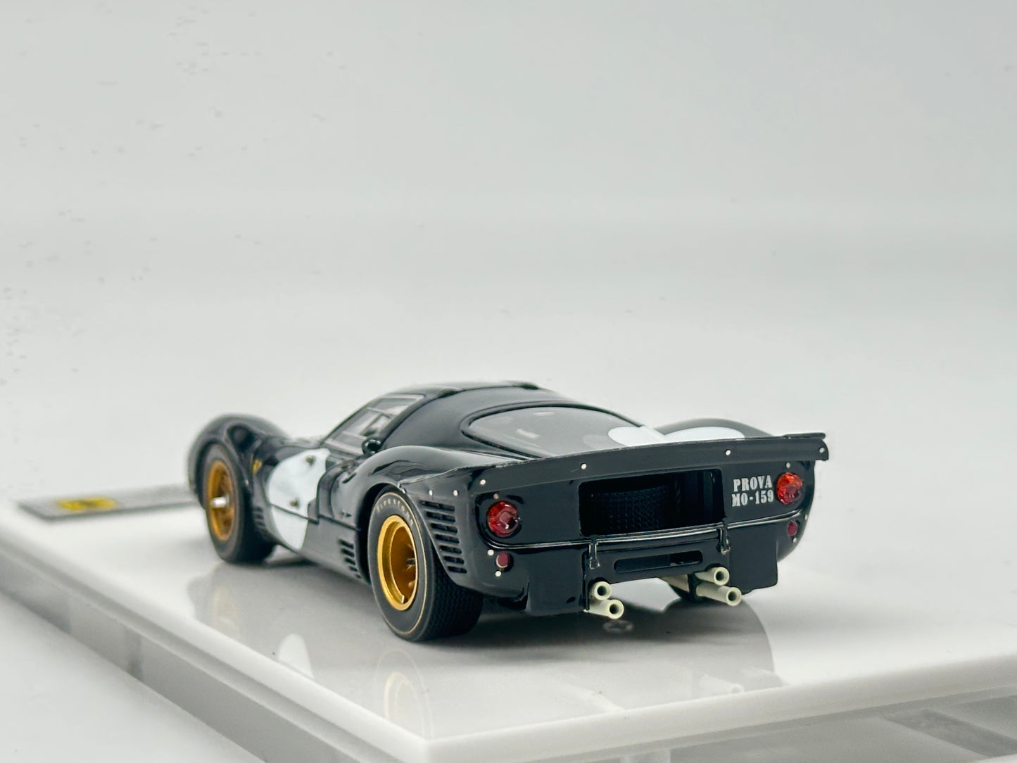 DMH 1/43 Ferrari 330 P4 Limited Edition Simulation Model Car