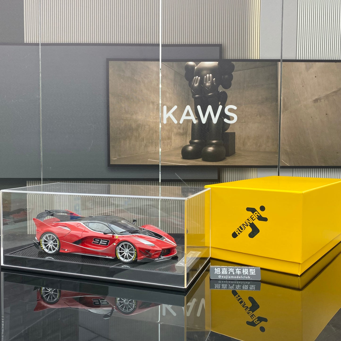 RUNNER 1/18 Ferrari FXX K EVO Simulation Car Model Ornaments Gift