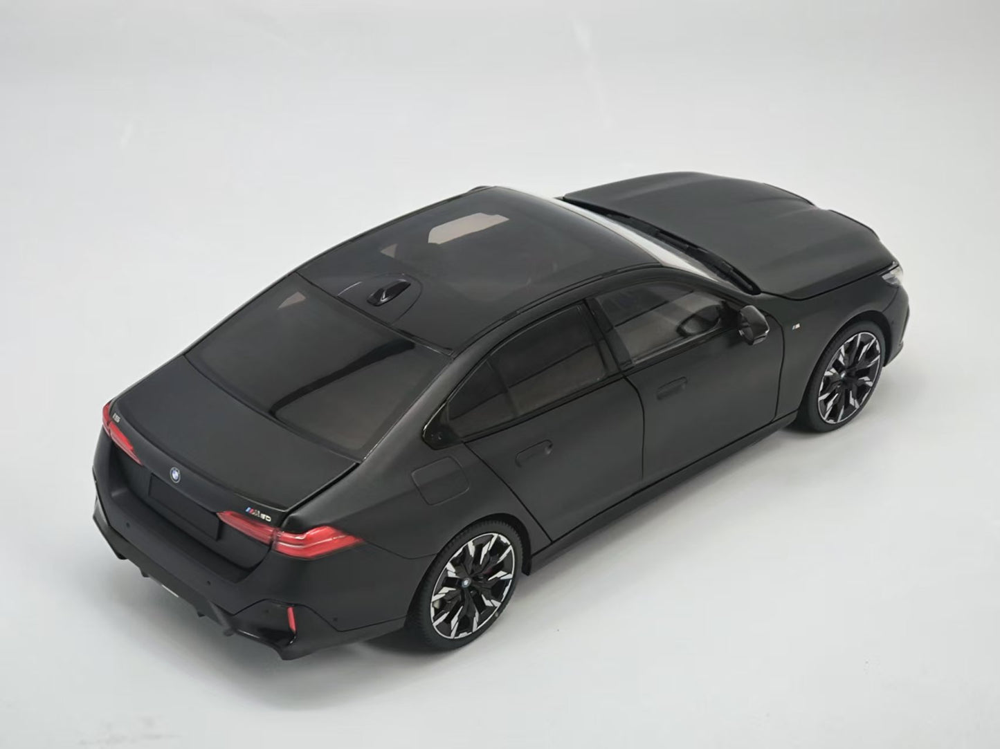 Minichamps 1/18 BMW I5 M50 Alloy Car Model 110023401