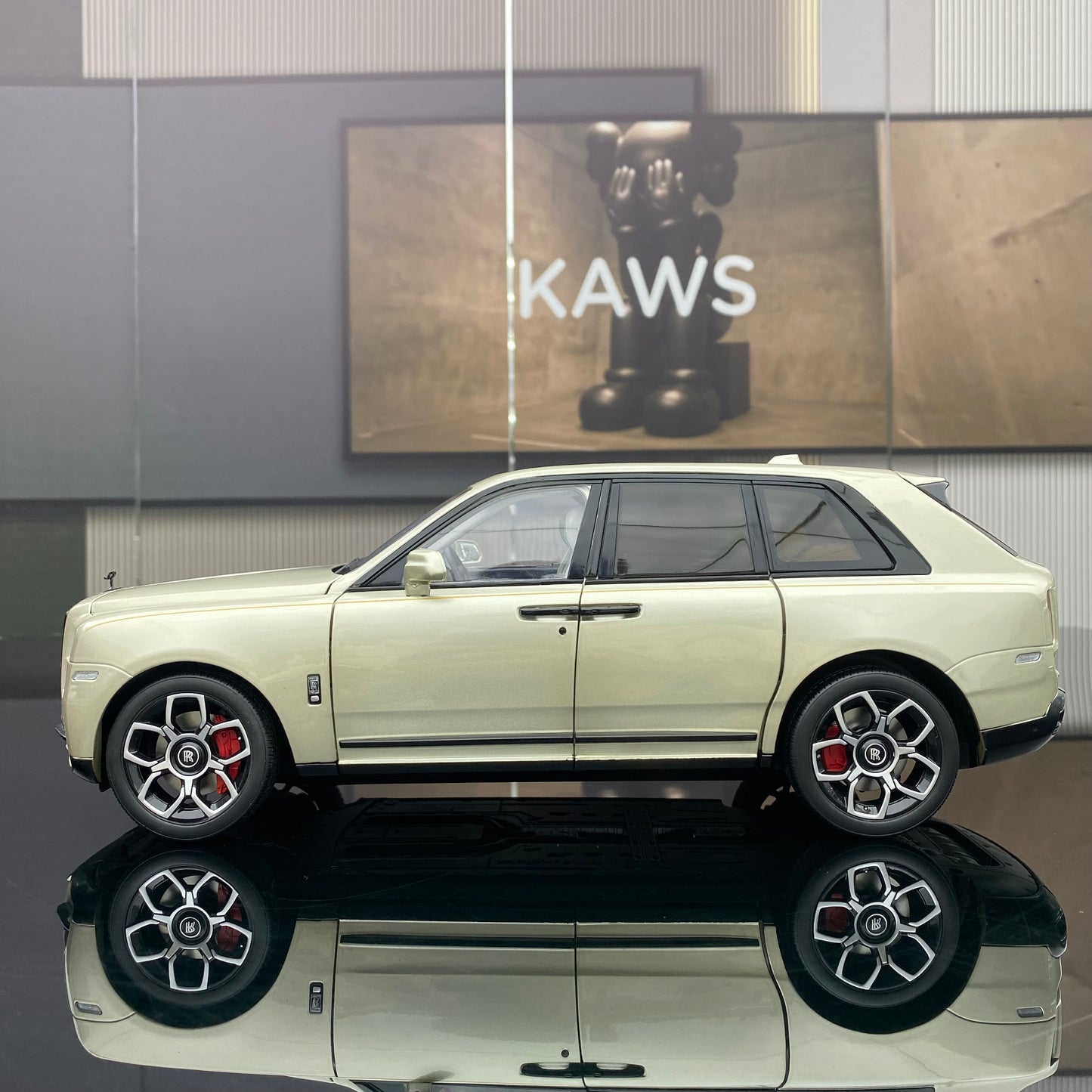 KENGFAI1/18 Rolls-Royce Cullinan alloy full version car model ornaments