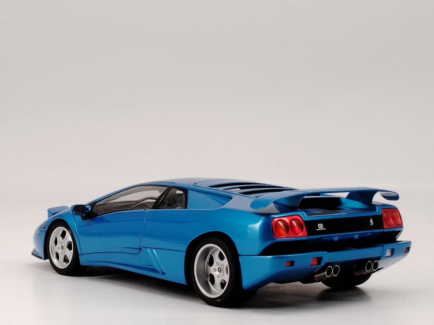 AUTO Art 1/18 Lamborghini DIABLO SE30 79156 Blue Car Model