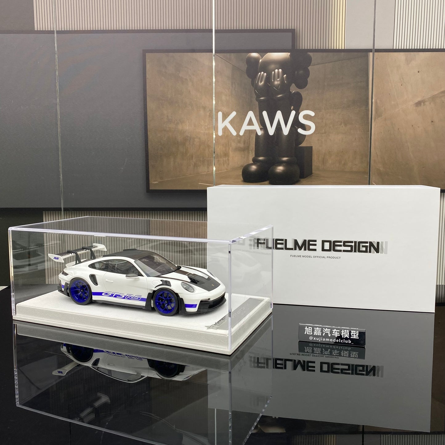 FuelMe 1/18 Porsche 992 GT3RS white blue wheels simulation car model