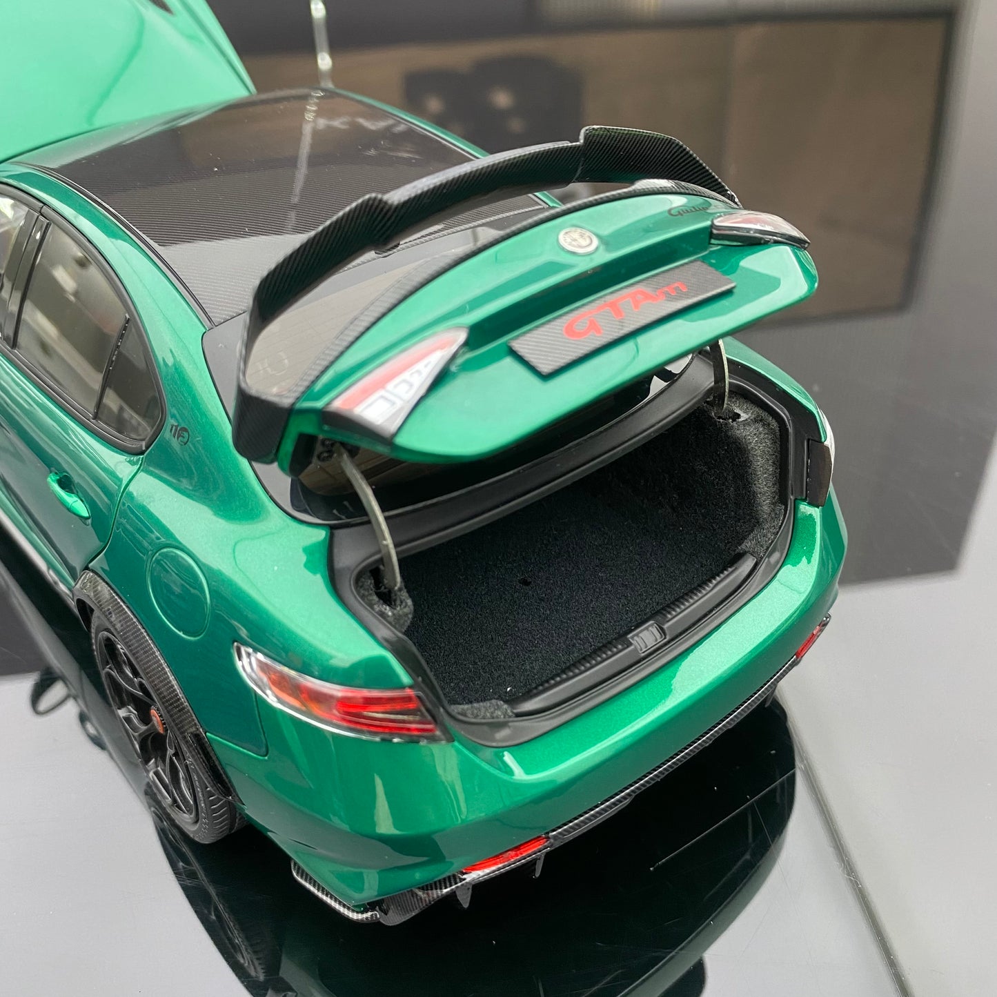 MOTORHELIX 1/18 MH Alfa Romeo Giulia GTAm alloy full car model ornaments