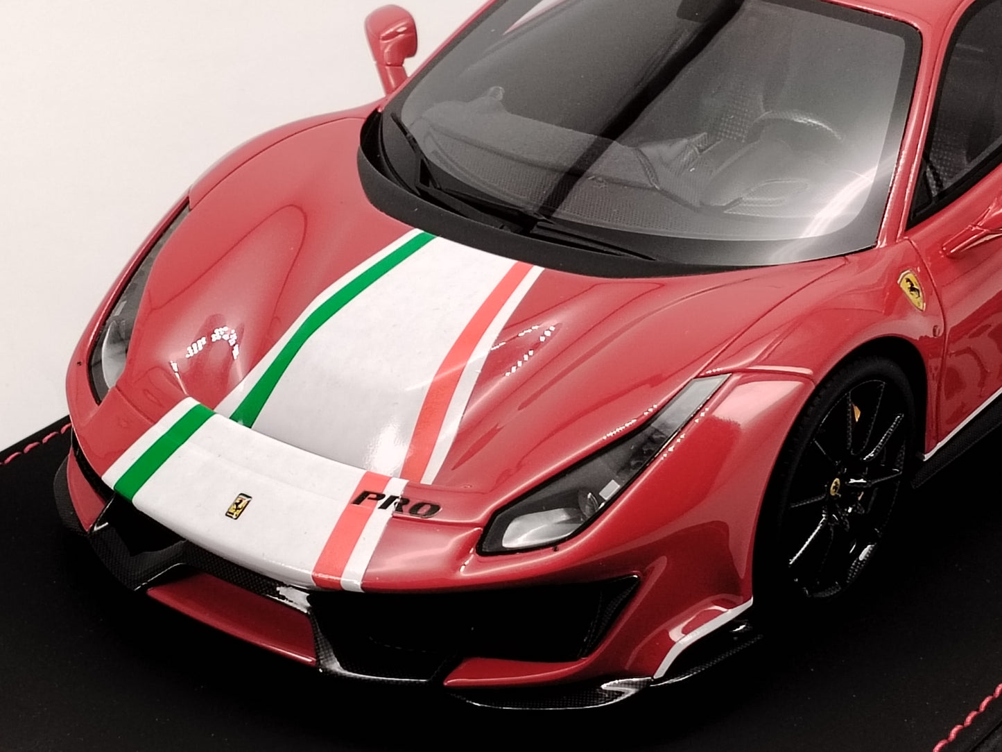 BBR 1/18 Ferrari 488 PISTA PILOTI Red Scale Car Model