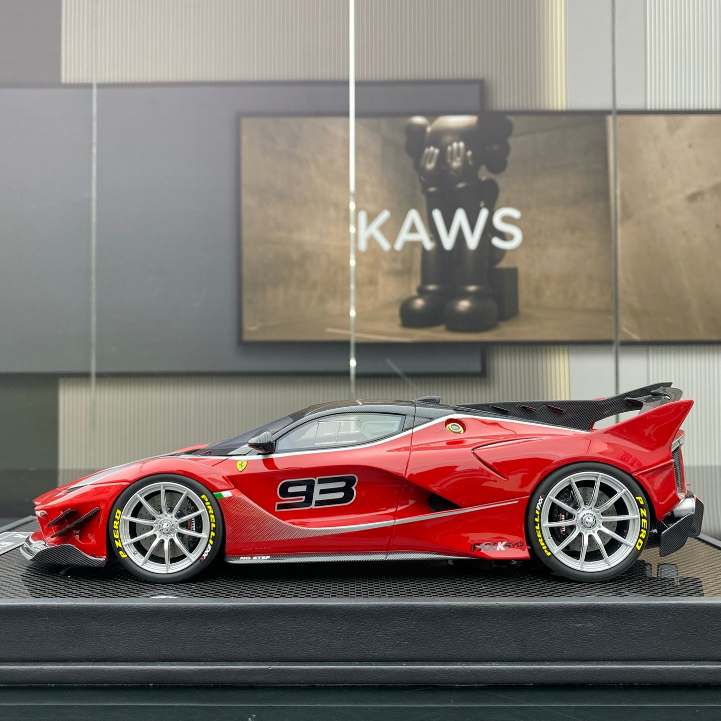 RUNNER 1/18 Ferrari FXX K EVO Simulation Car Model Ornaments Gift