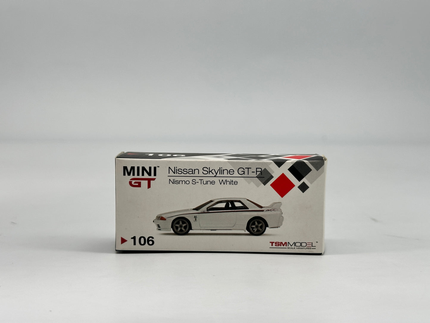 MINIGT 1/64 Nissan GTR R32 White Alloy Car Model MGT094