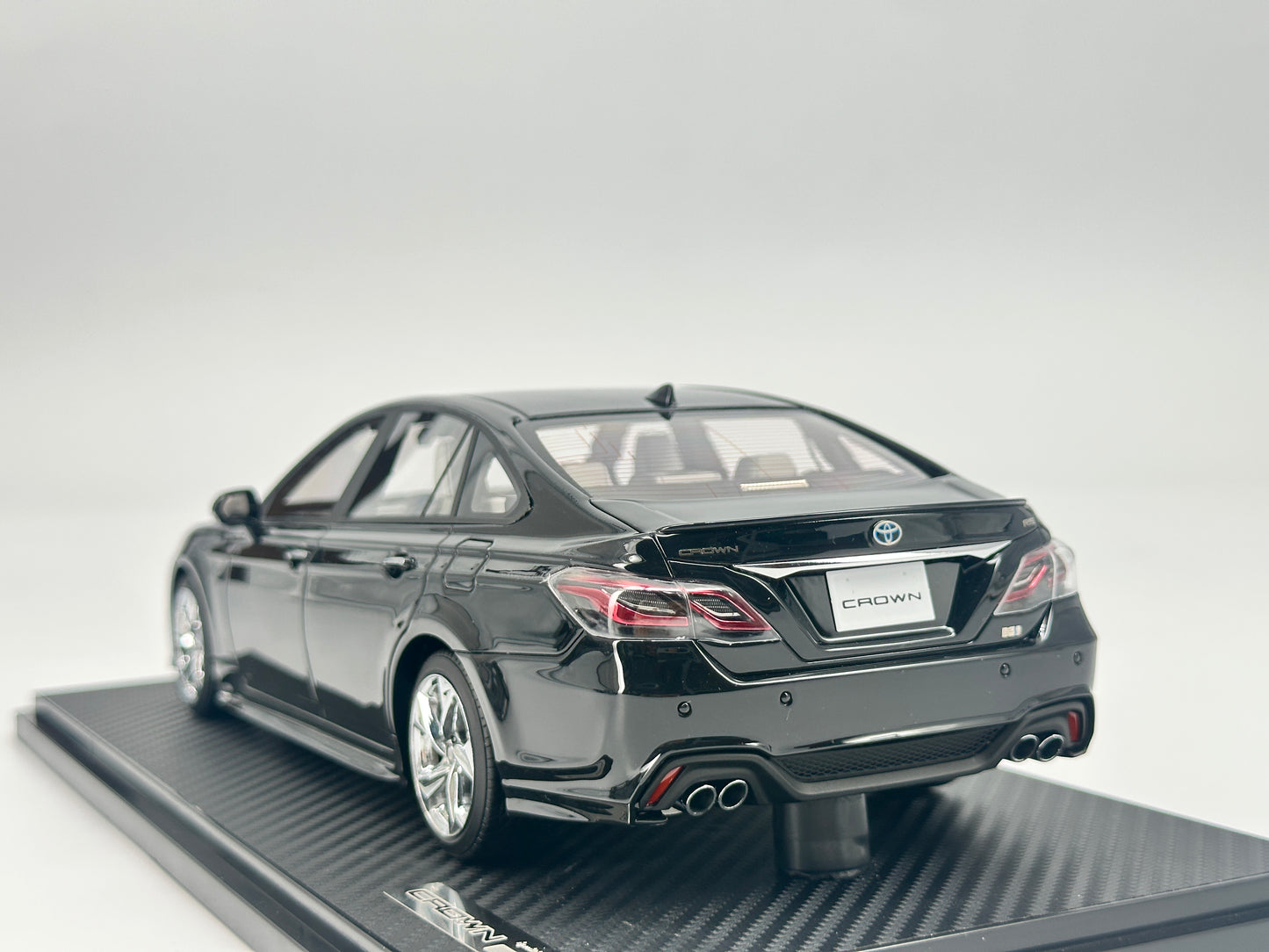 Ignition Model 1/18 Toyota Crown Black Resin Model Car