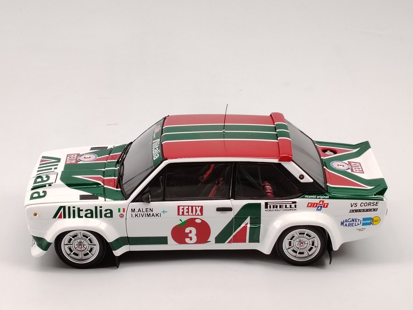 Kyosho 1/18 Fiat 131 ABARTH RALLY simulation modelcars ornaments