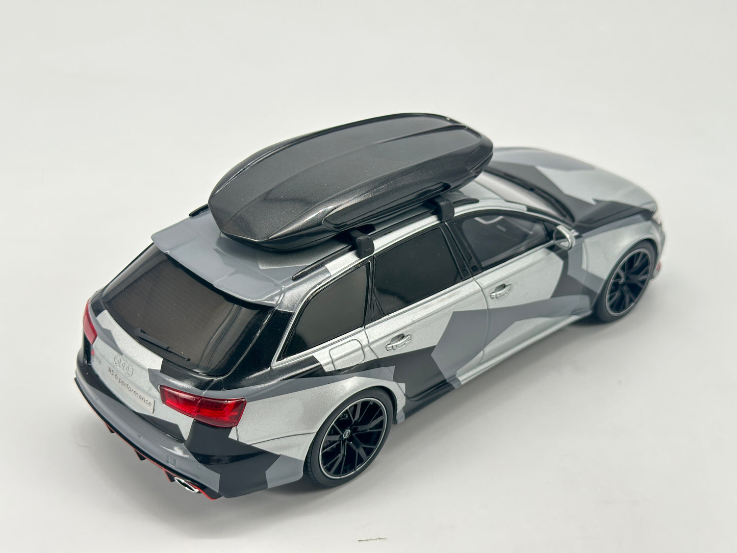 GT Spirit 1/18 Audi RS6 Snow Camouflage Simulation Car Model Ornaments GT794