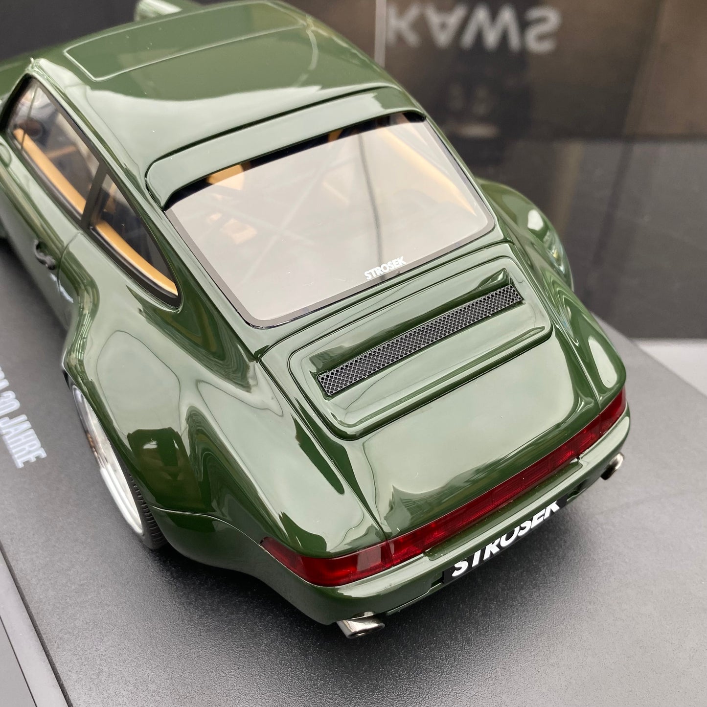 GT Spirit 1/18 Porsche 911 MEGA 30 JAHRE resin enclosed model ornaments