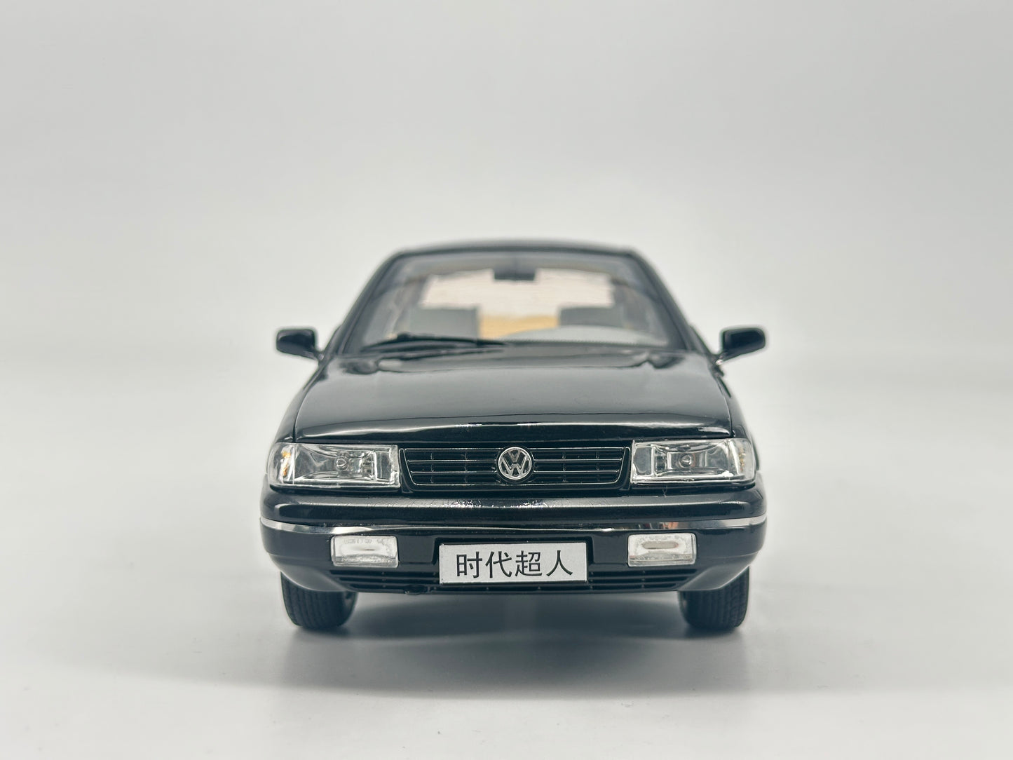 ZP 1/18 Volkswagen Santana 2000 Black Alloy Car Model