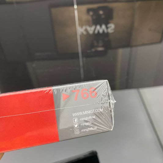 MINIGT 1/64 #766 Aston Martin alloy car model