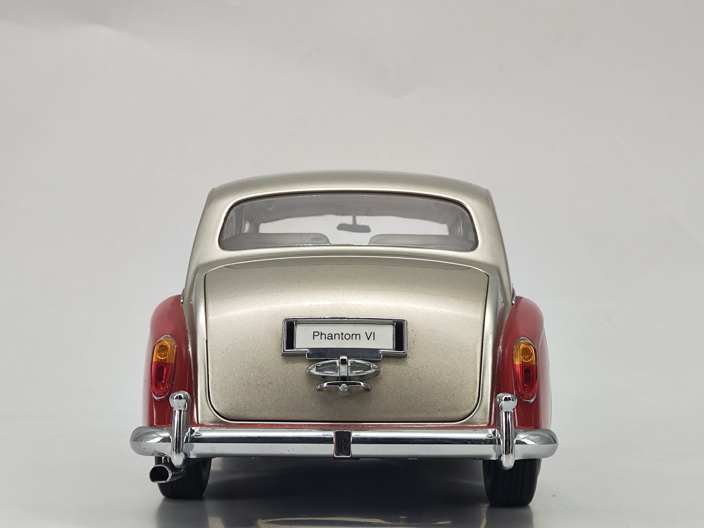 Kyosho 1/18 Rolls-Royce Phantom IV Silver Red Cover Alloy Simulation Model Car