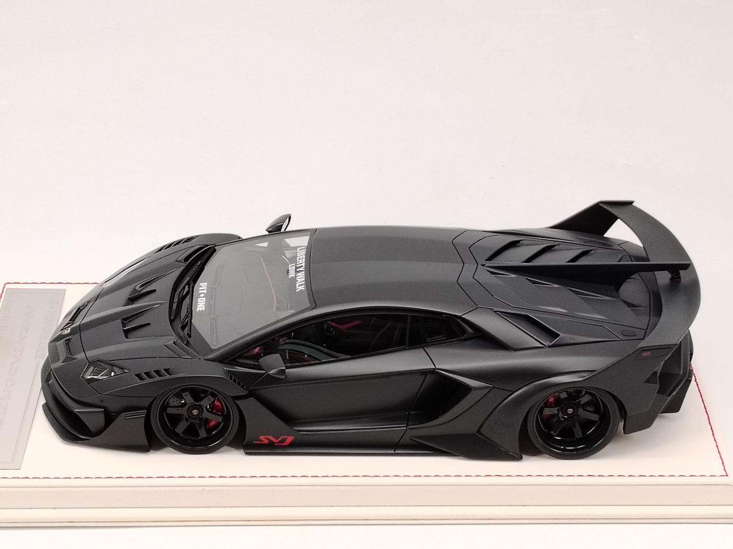 DG 1/18 Lamborghini Aventador GT EVO Black Carbon Limited Edition Die-cast Model Car