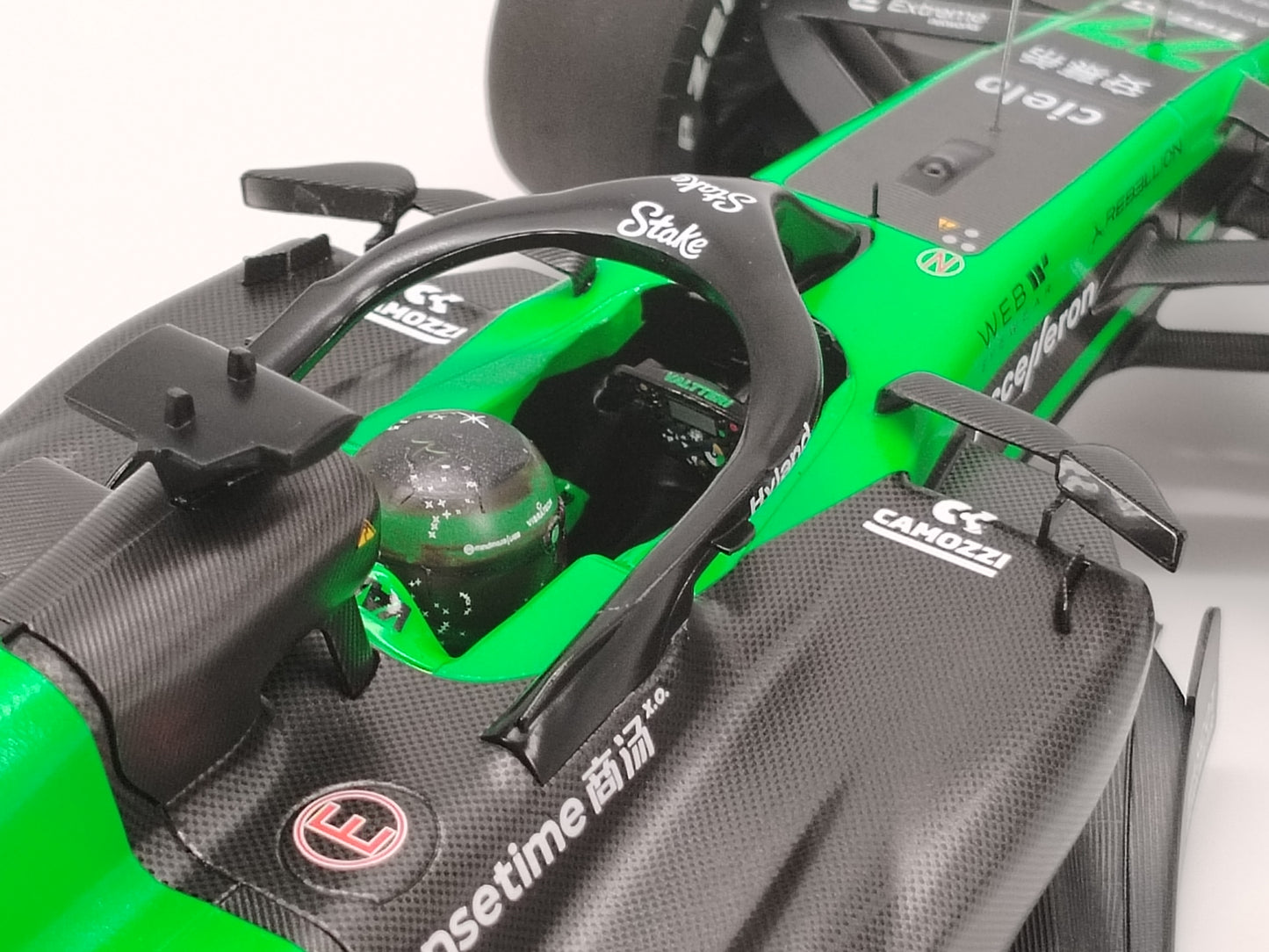 MINICHAMPS 1/18 STAKE F1 TEAM KICK SAUBER C44-VALTTERI BOTTAS Black-Green Livery Alloy Car Model 117240177