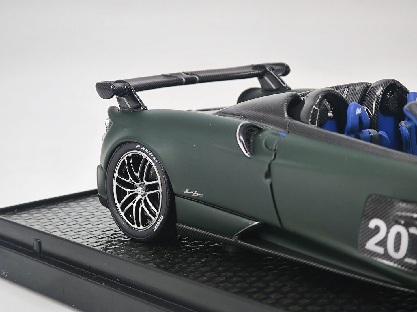 BBR 1/43 Pagani Huaya BC Convertible Simulation Car Model