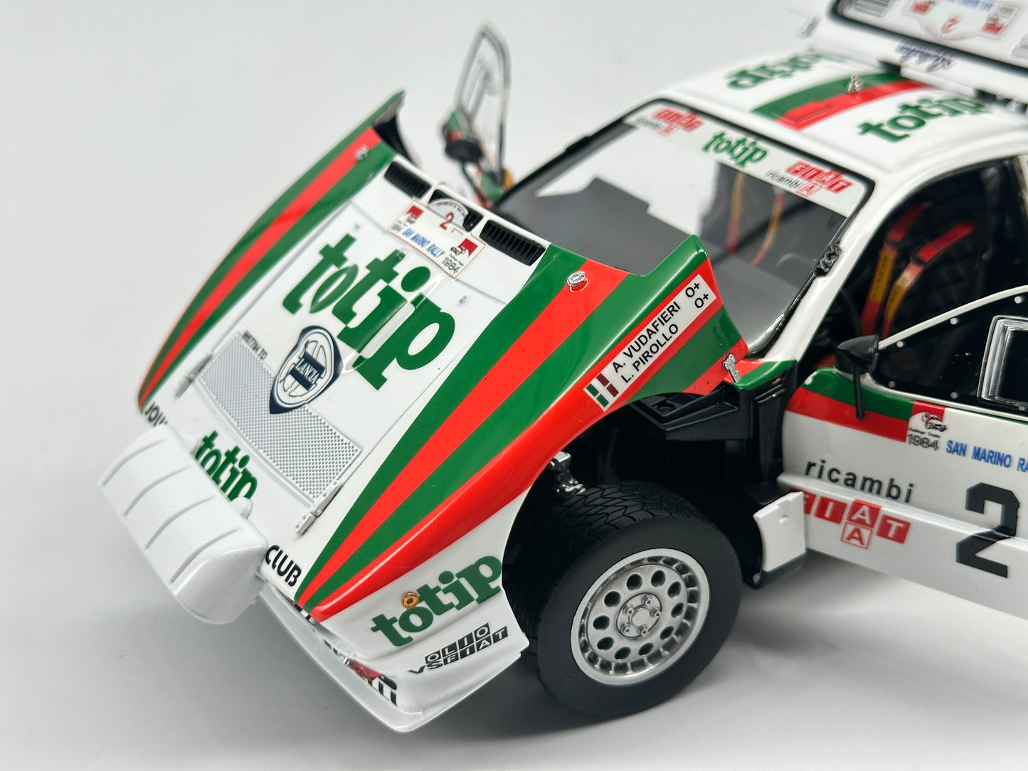 Kyosho 1/18 Lancia 037 1984 Piancavallo alloy car model