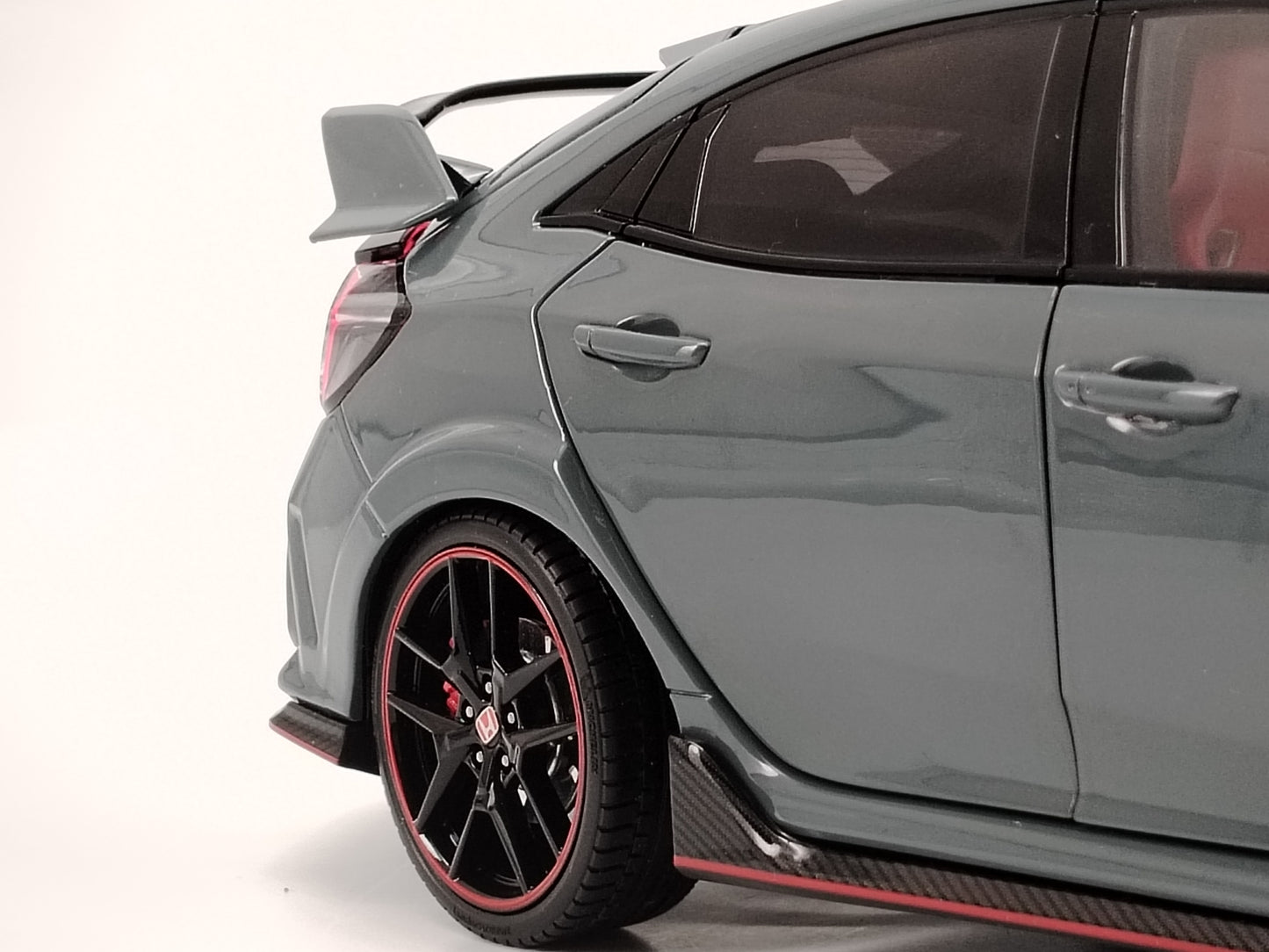 LCD 1/18 Honda Civic TYPE R FK8 Gray Diecast Car Model