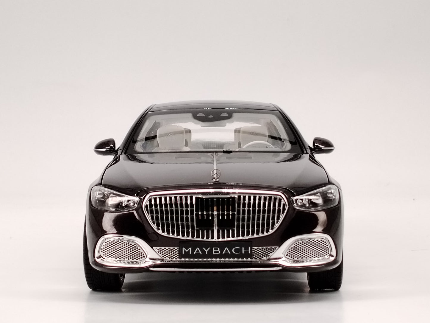 Norev 1/18 Mercedes-Benz Maybach S680C 2021 Red and Black Alloy Full Open Car Model NOR154