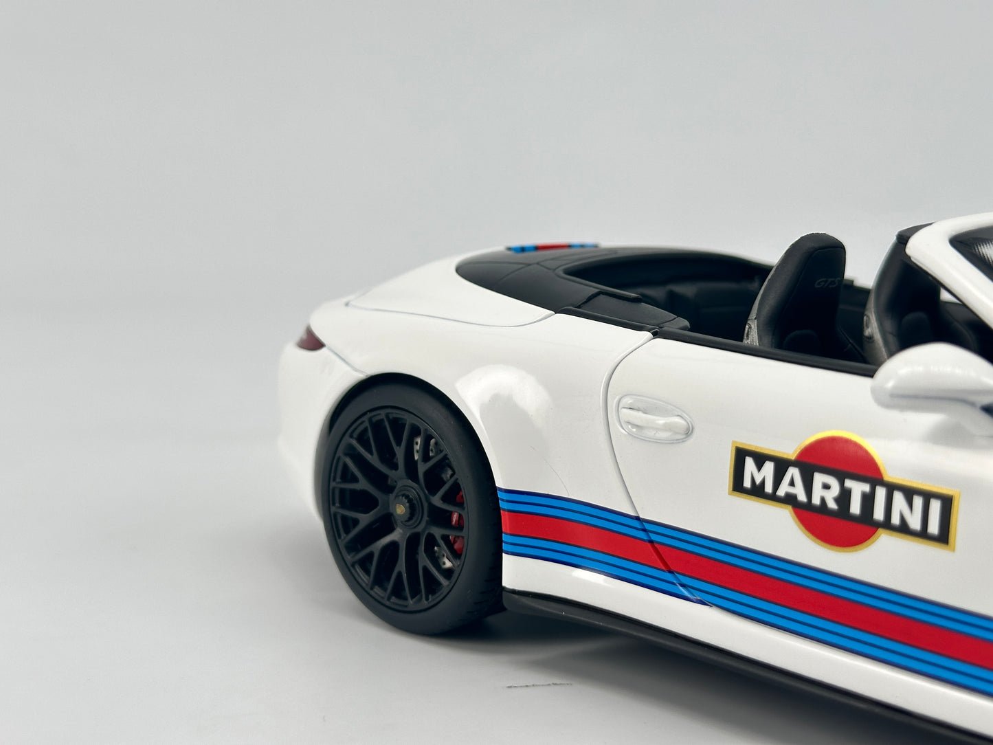 WSW 1/18 Porsche 911 GTS Martini Simulation Model Car Ornaments Birthday Gift