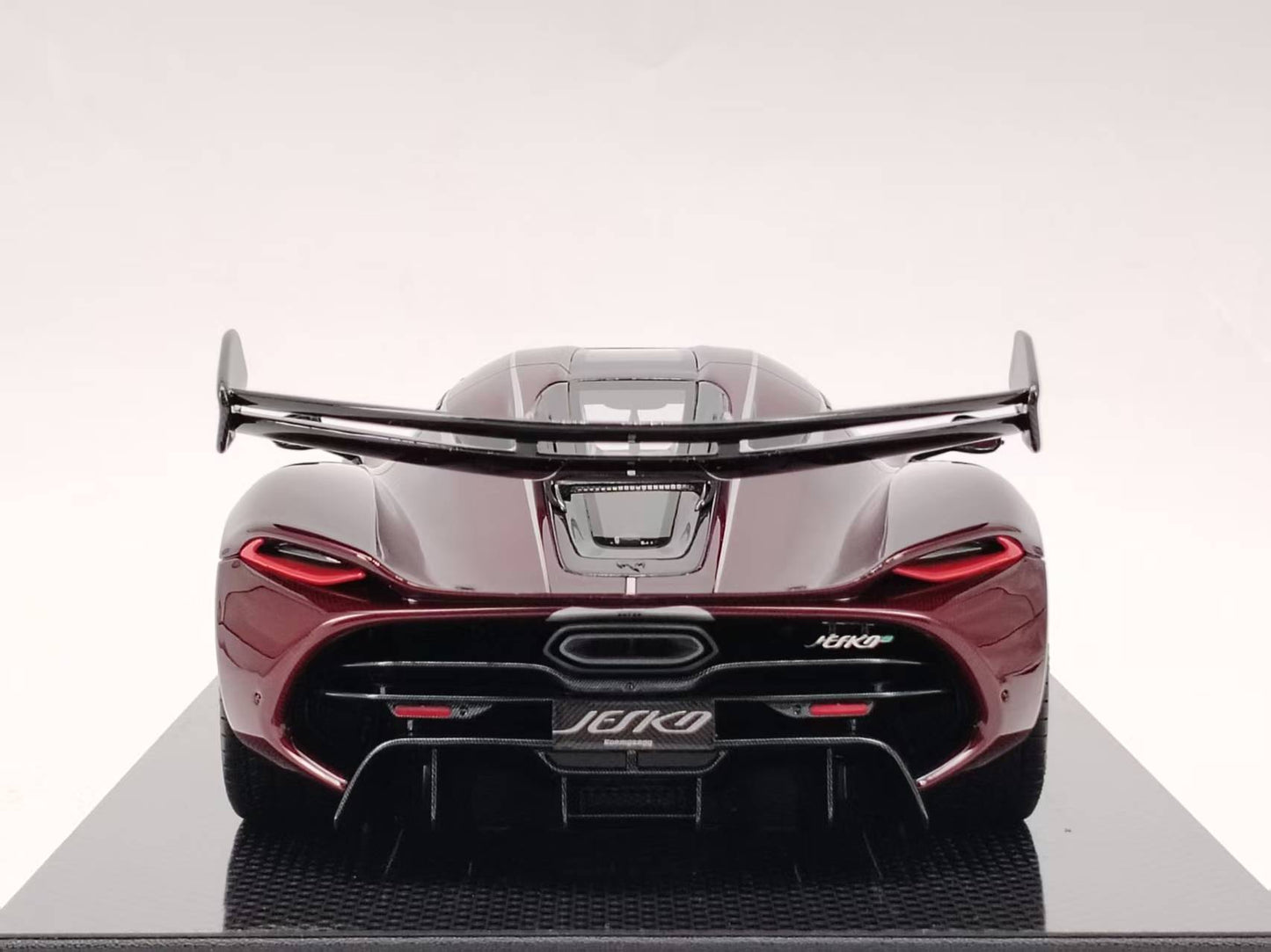 FRONTIART 1/18 Koenigsegg Jesko 7272 Red Carbon Resin Car Model FA162