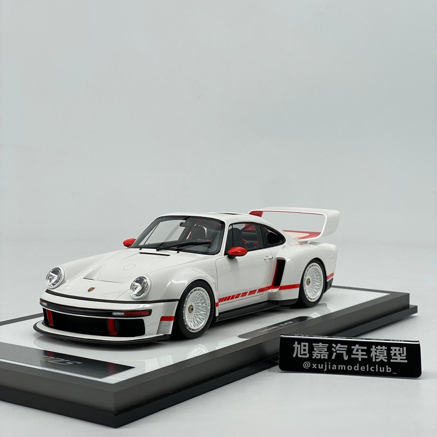 MCM 1/18 Porsche Singer DLS Turbo Pearl White Limited Edition Car Model Birthday Gift Ornaments