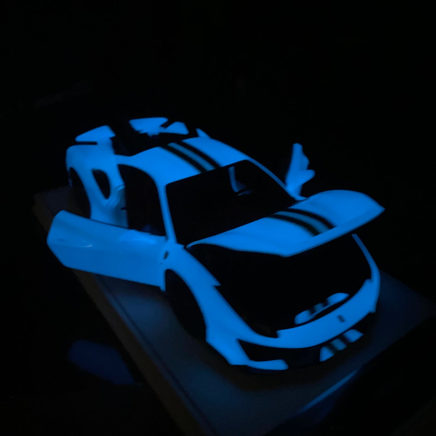 DM 1/18 Ferrari 488 pista resin fully opened fluorescent limited edition car model ornaments