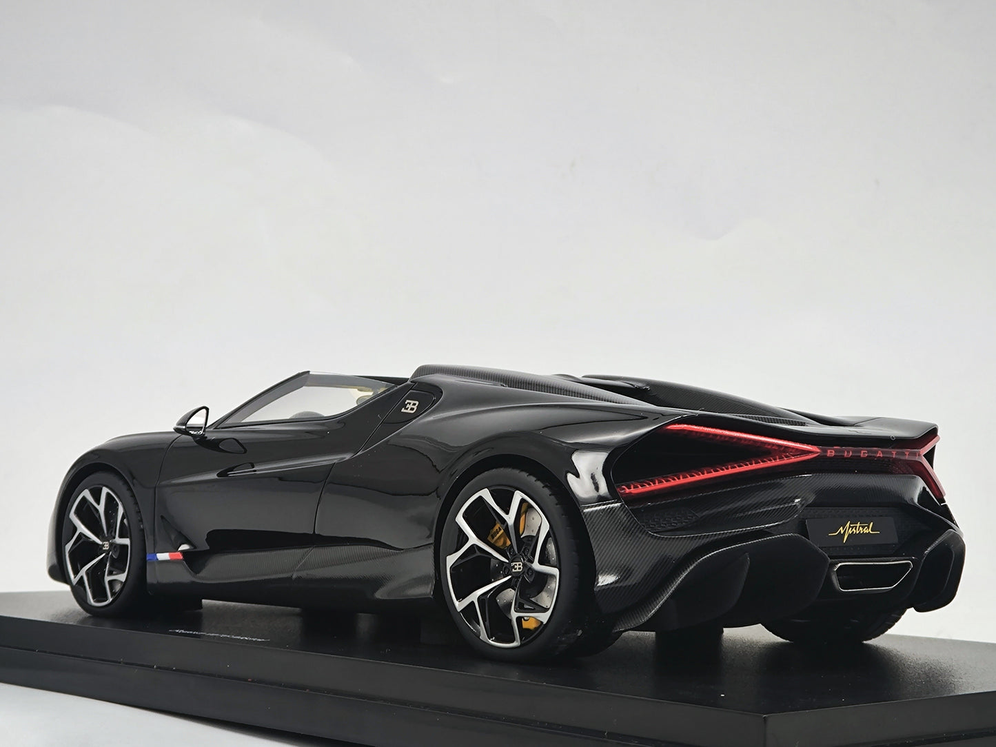 Topspeed 1/18 Bugatti W16 Mistral Black Resin Model