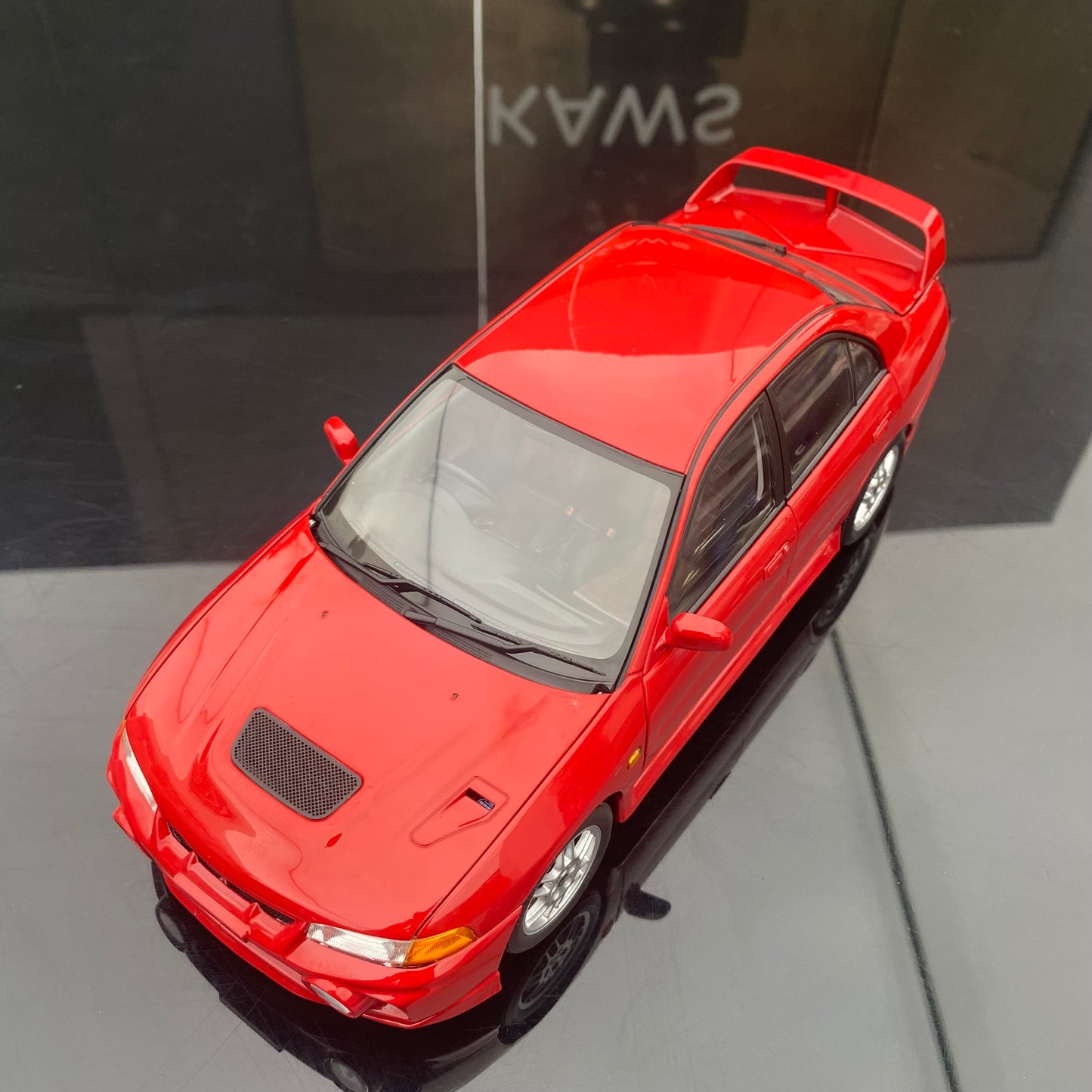 MOTORHELIX 1/18 Mitsubishi Lancer Evolution IV Palma Red Alloy Car Model