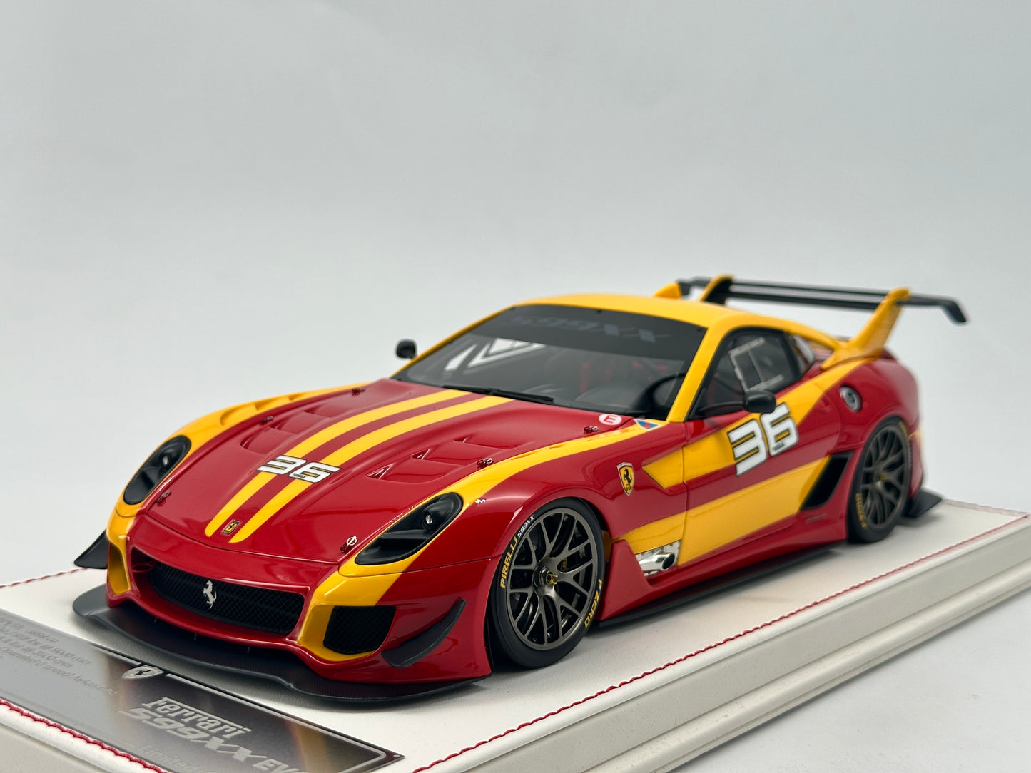 DG 1/18 Ferrari 599 XX Evo #36 Red Resin Car Model Ornaments