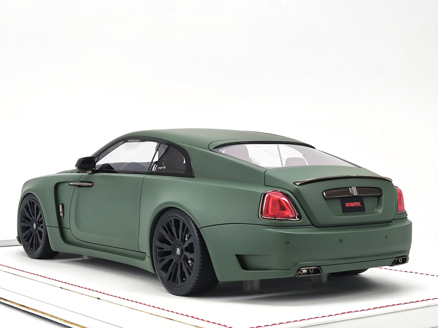 DG 1/18 Rolls-Royce Phantom Limited Edition Simulation Car Model Birthday Gift Ornaments