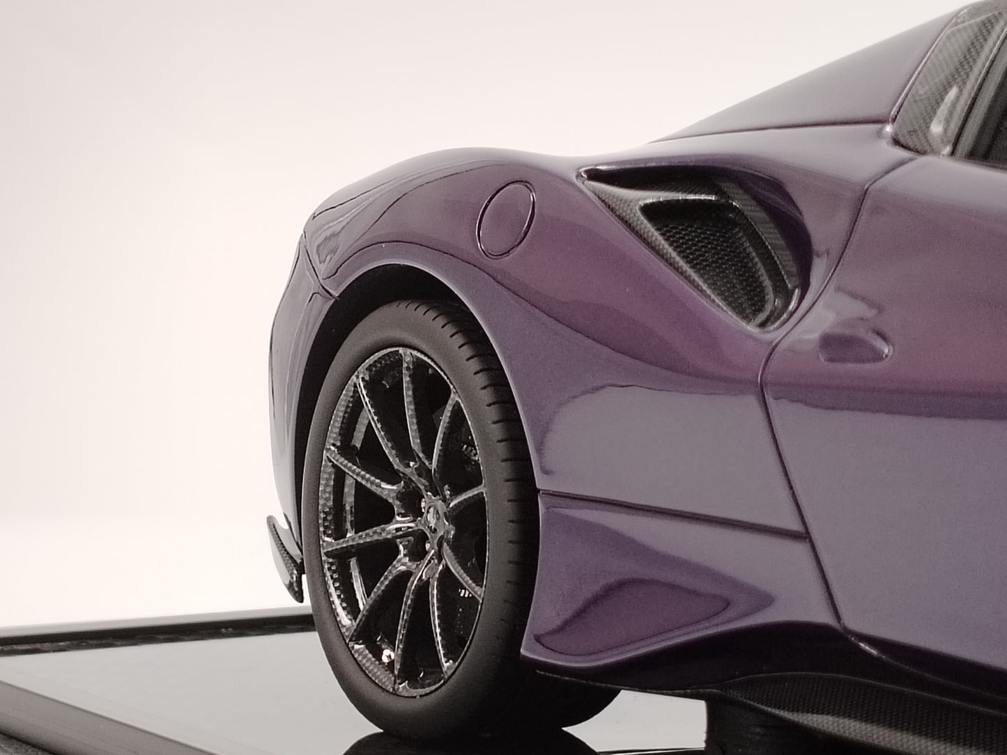 BBR 1/18 Ferrari 488 Pista Spider Hong Kong Purple High-quality Replica Car Model Ornament